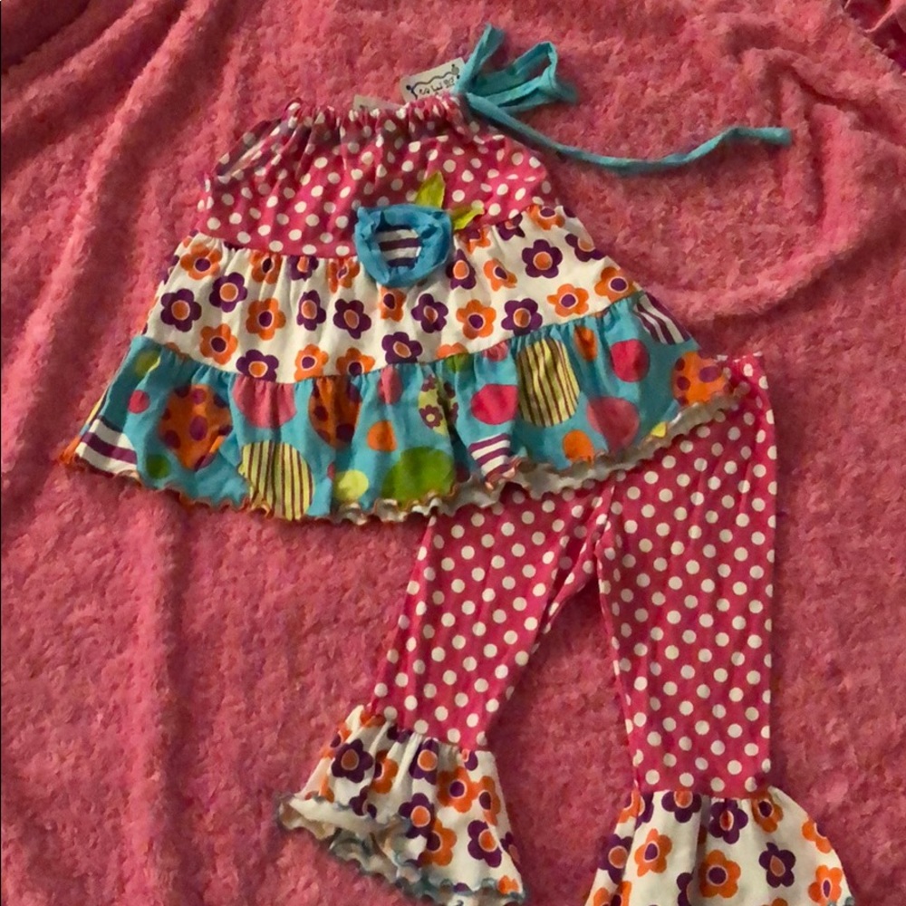 NWT Mis Tee V-Us Capri Set size 3t